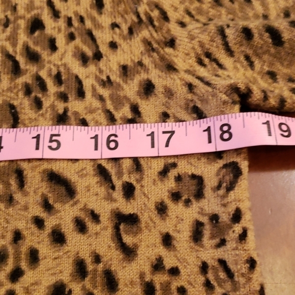 Sag Harbor Short Sleeve Cheetah Print Sweater VGUC - Picture 8 of 9